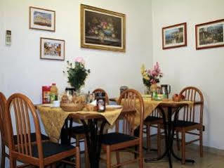Emanuela Guest House Roma Esterno foto